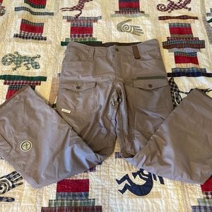 Holden Snowboard/Ski Pants Size Large
